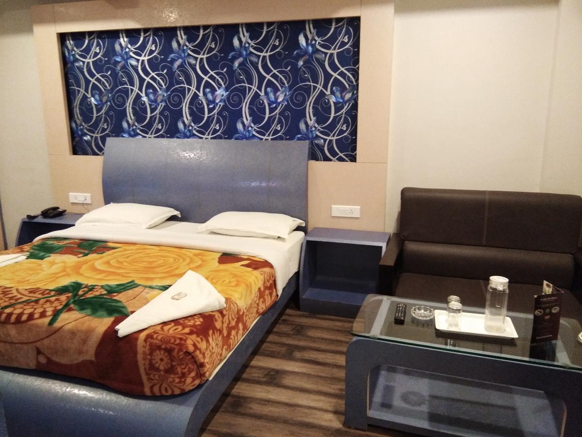 Sarkar Palace Уті Екстер'єр фото