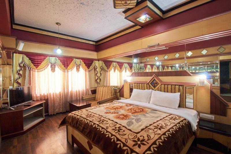 Sarkar Palace Уті Екстер'єр фото